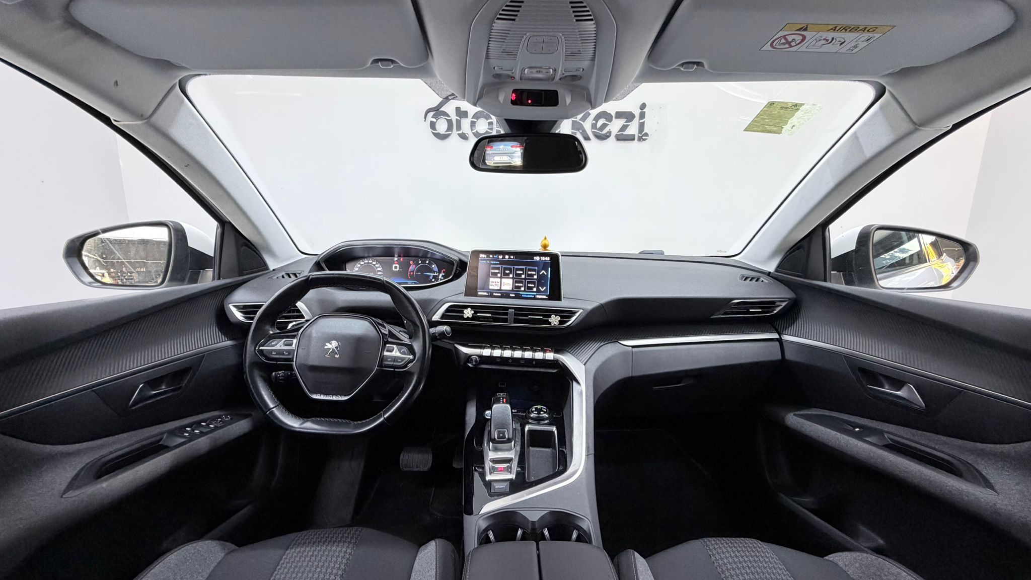 PEUGEOT 3008 9
